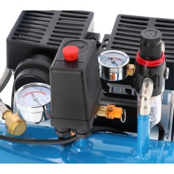 Mały kompresor L 6-95 + zestaw gwoździarka i wąż pneumatyczny