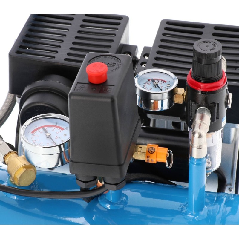 Mały kompresor L 6-95 + zestaw gwoździarka i wąż pneumatyczny