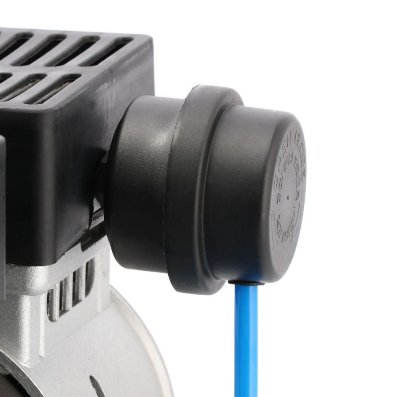 Mały kompresor L 6-105 8 bar + zestaw z pistoletem do przedmuchu i wężem pneumatycznym