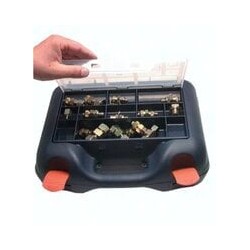 Walizka z manometrami pomiarowymi, z przyłączami pomiarowymi i wężami