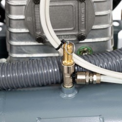 Cichy kompresor dwutłokowy APZ 600+ 11 bar 5.5 KM/4 kW 400V 555 l/min 3 l - połączenie gwiazda-trójkąt