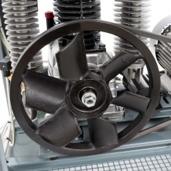 Cichy kompresor dwutłokowy APZ 600+ 11 bar 5.5 KM/4 kW 400V 555 l/min 3 l - połączenie gwiazda-trójkąt