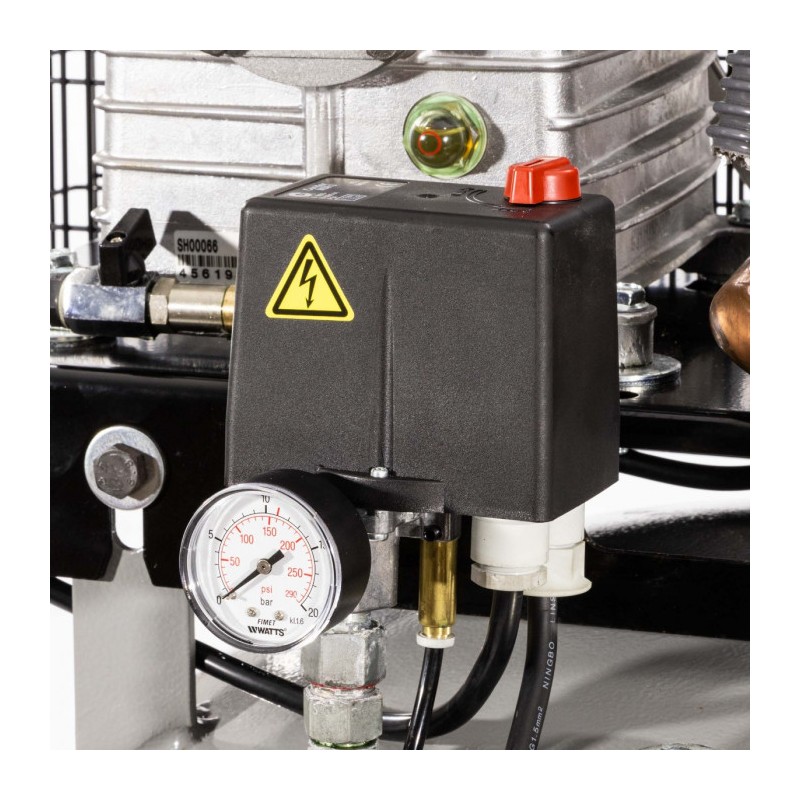 Kompresor dwutłokowy pionowy VK 700-270 Pro 11 bar 5.5 KM/4 kW 400V 476 l/min 270 l