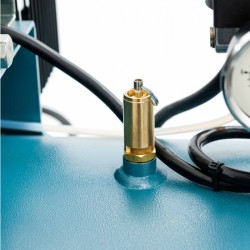 Kompresor dwutłokowy K 200-600 14 bar 4 KM/3 kW 400V 268 l/min 200 l