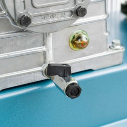 Kompresor dwutłokowy K 300-700 14 bar 5.5 KM/4 kW 400V 450 l/min 300 l