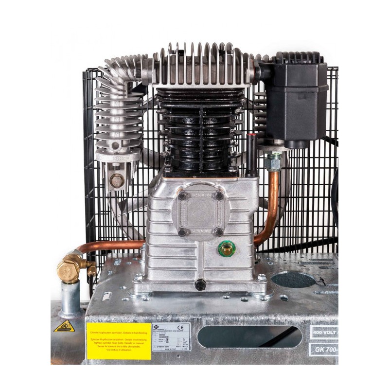 Kompresor dwutłokowy G 700-300 Pro 11 bar 5.5 KM/4 kW 400V 476 l/min 270 l galwanizowany