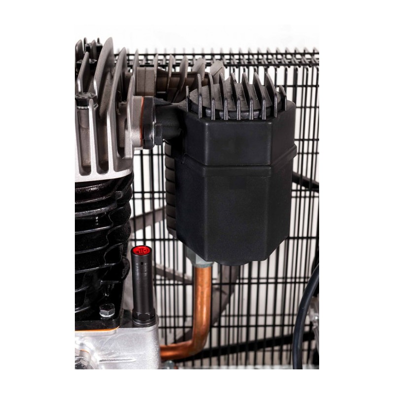 Kompresor dwutłokowy G 700-300 Pro 11 bar 5.5 KM/4 kW 400V 476 l/min 270 l galwanizowany